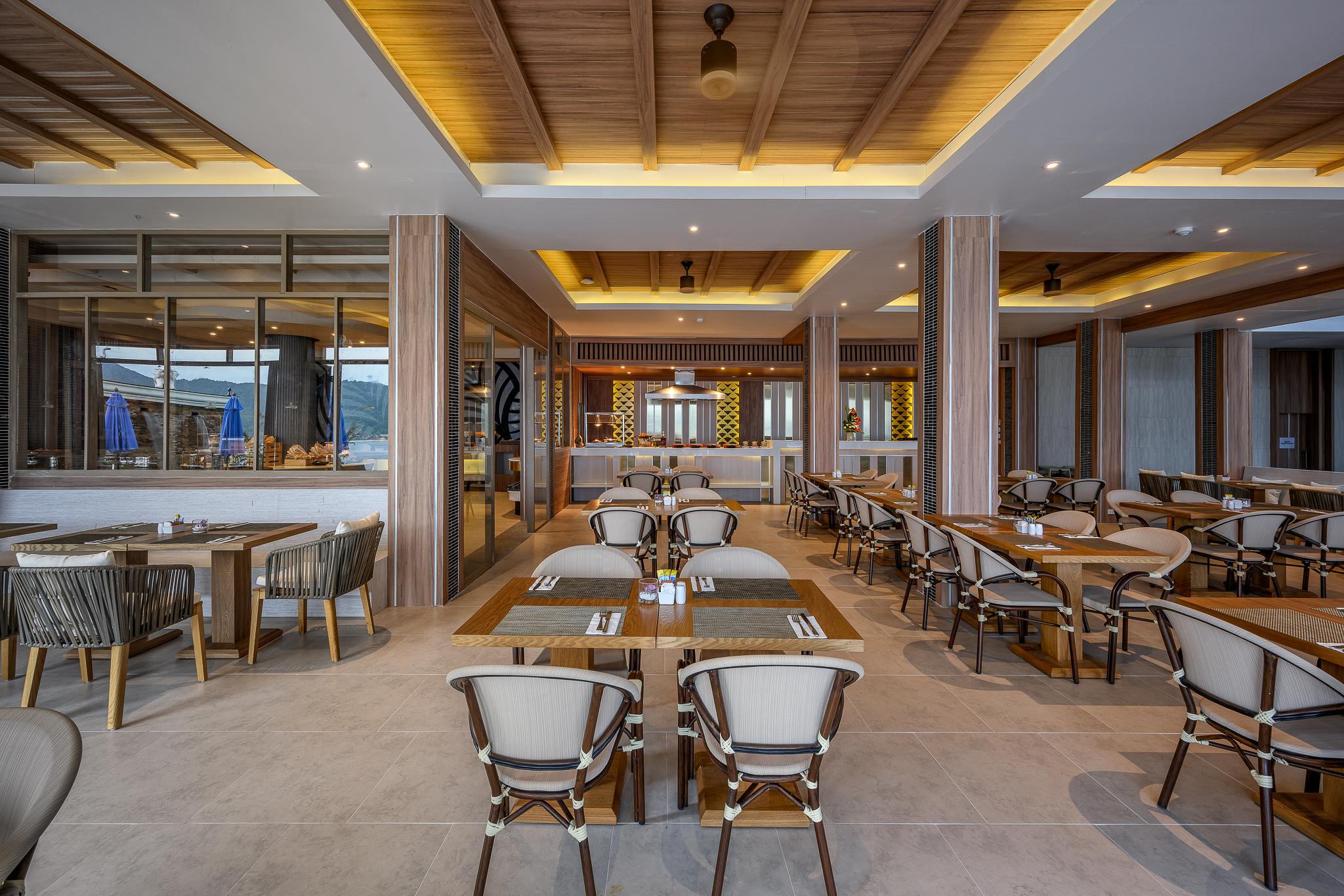 卡玛拉纳马卡度假村【SHA Plus+】 卡马拉海滩 外观 照片 The restaurant at the resort